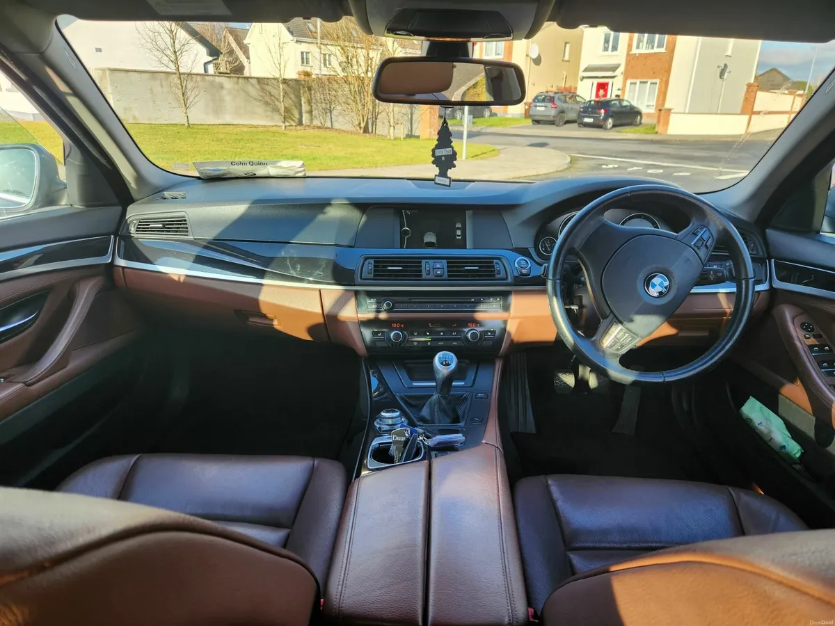 BMW 5-Series 2012 - Image 6