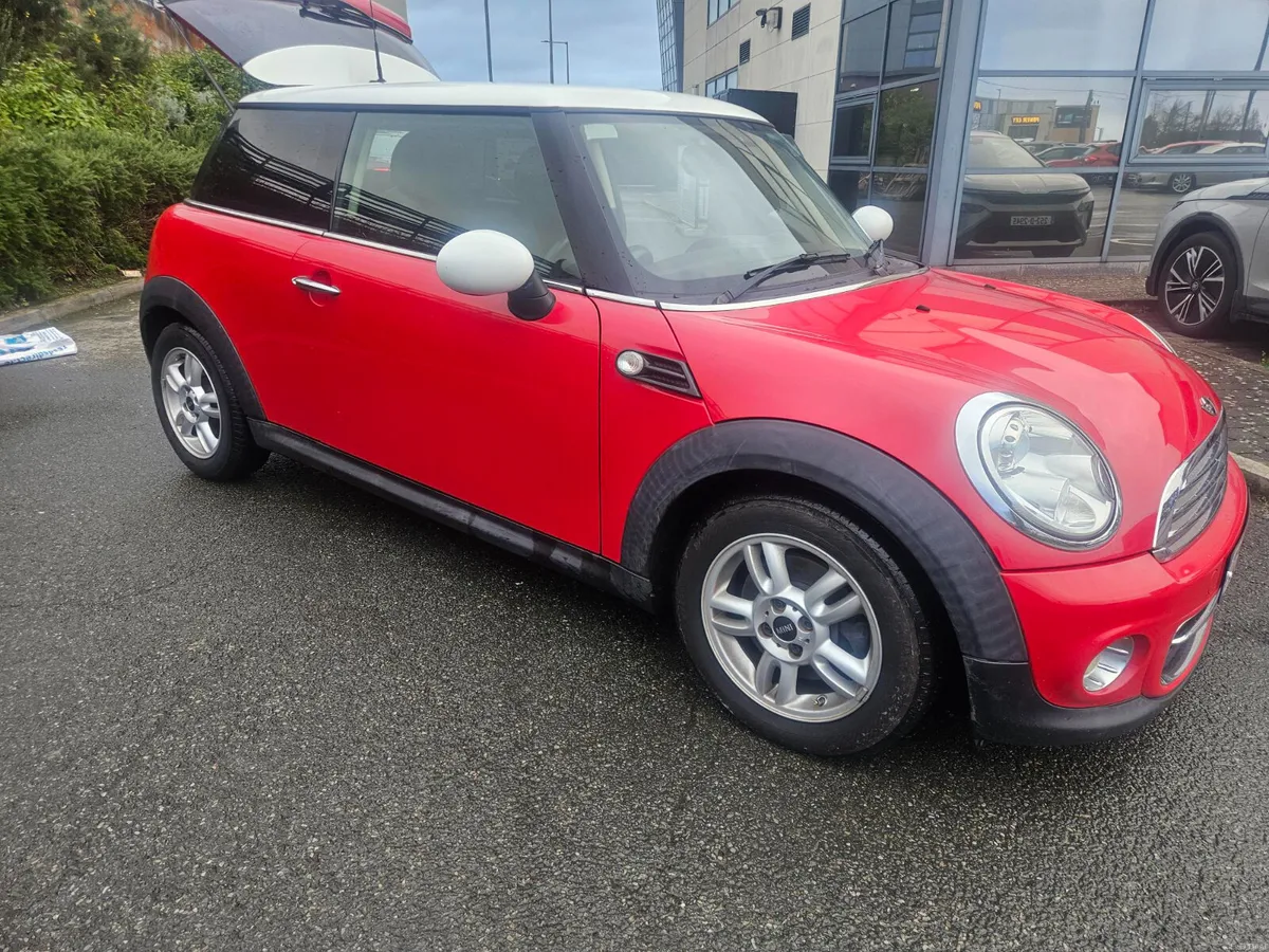 Mini Cooper DECEMBER 2013 AUTOMATIC - Image 1