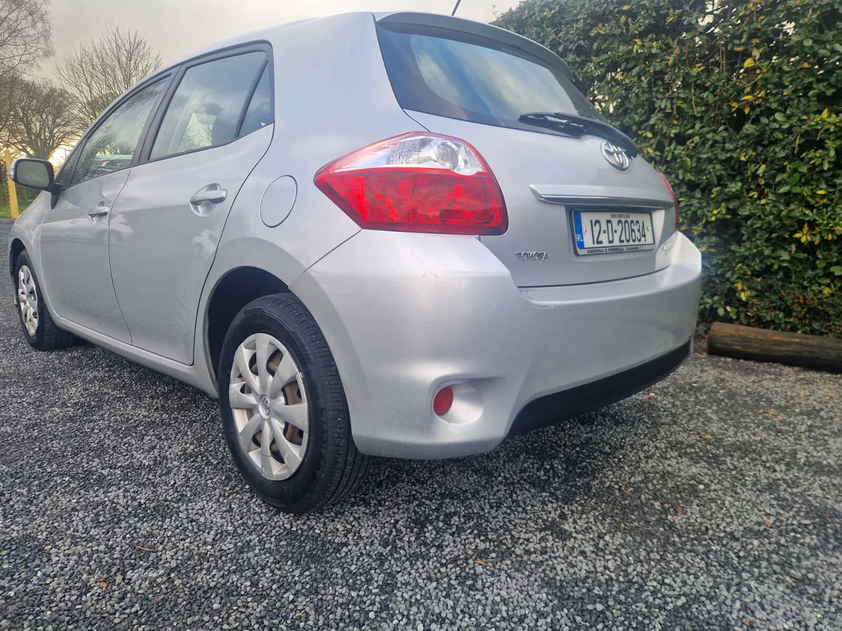 Toyota Auris D4D 2012 - Image 2