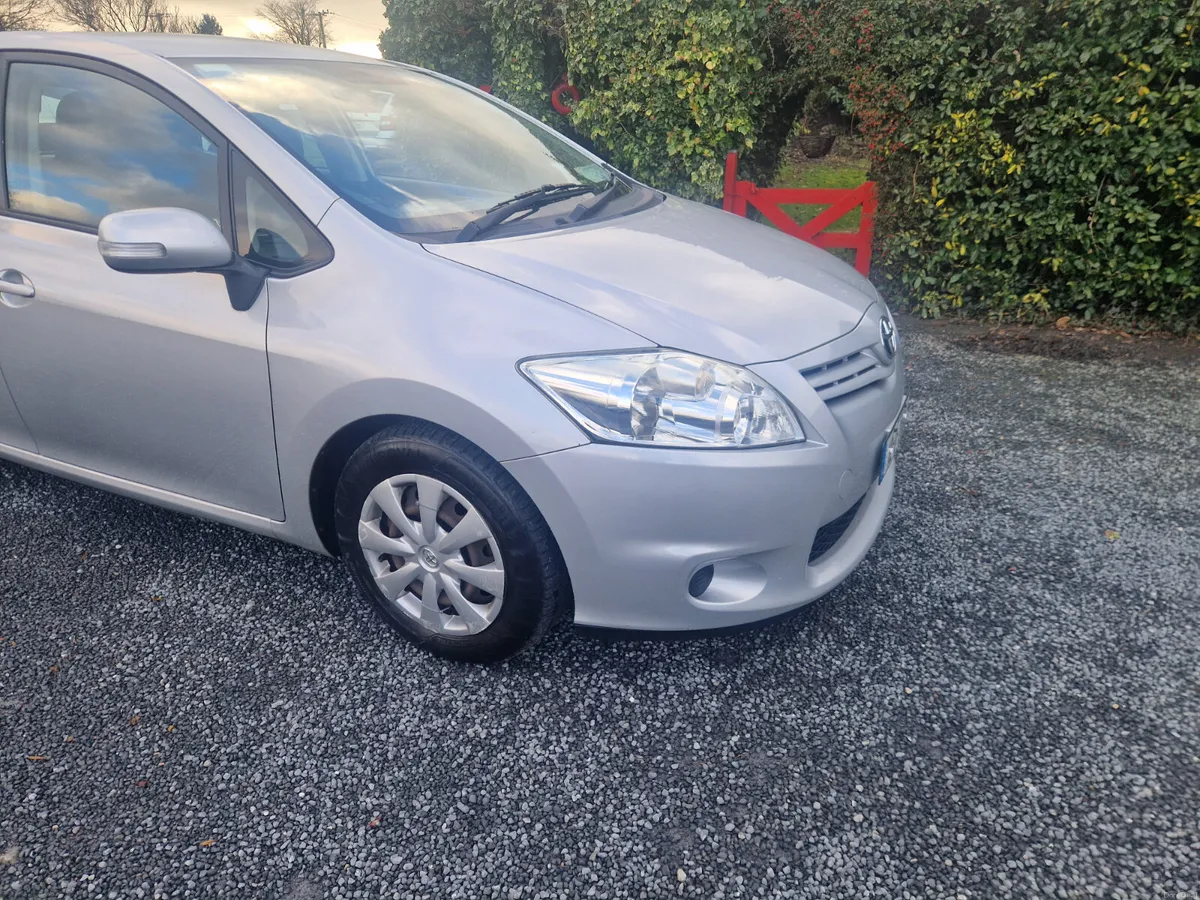 Toyota Auris D4D 2012 - Image 1