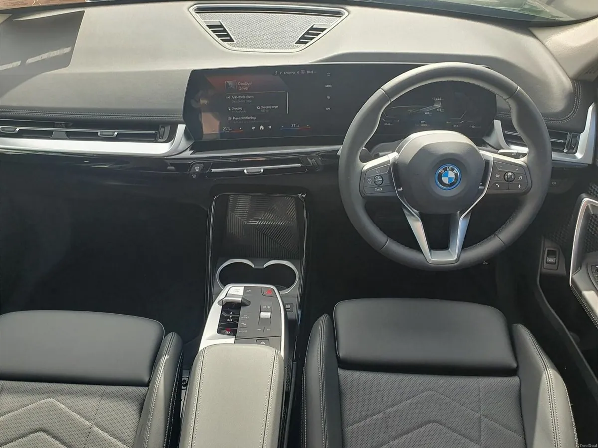 BMW iX1 eDrive20 xLine - Image 4