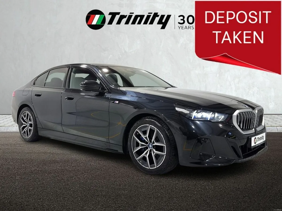 BMW i5 ** i5 M-SPORT e DRIVE 40 ** PANORAMIC SUNRO - Image 1