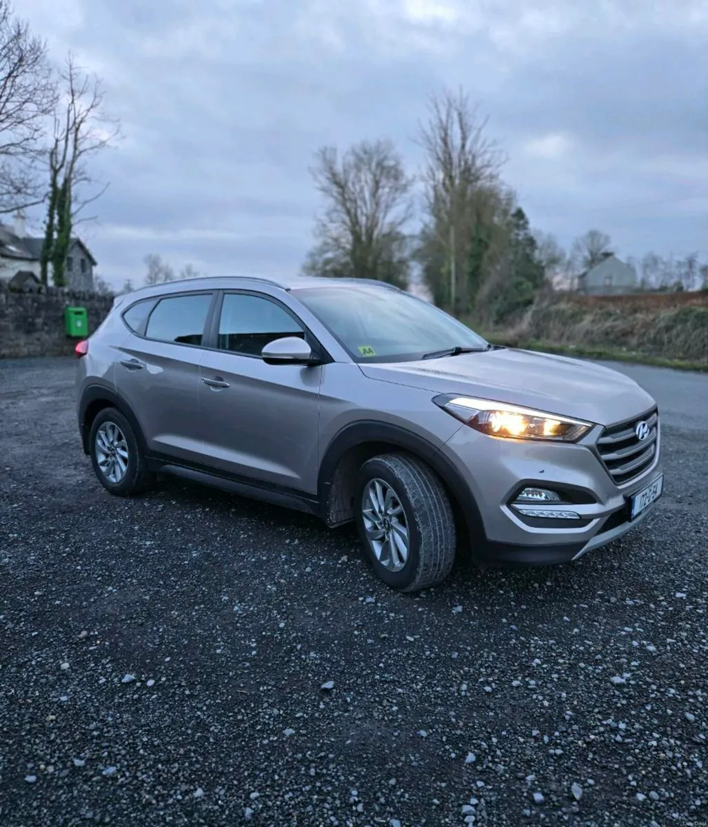 Hyundai Tucson Executive 1.7 5DR - Image 2