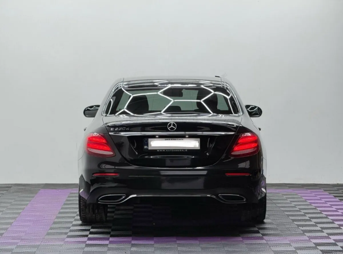 MERCEDES E-CLASS AMG - Image 4