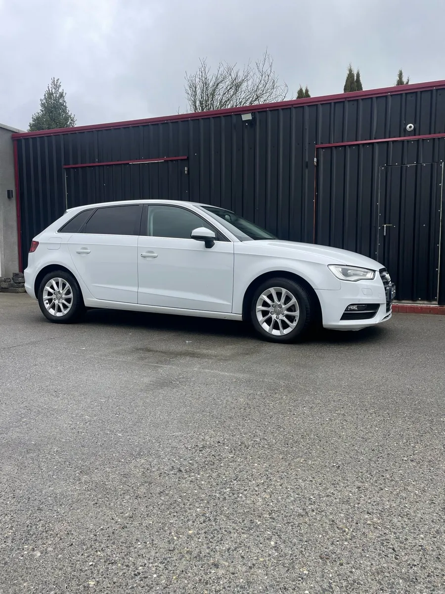 2014 AUDI A3 - Image 2