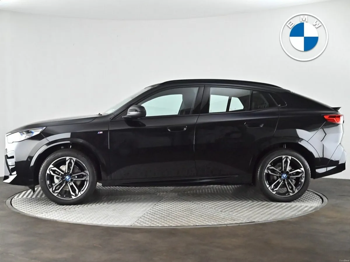 BMW iX2 eDrive20 M Sport - Image 4