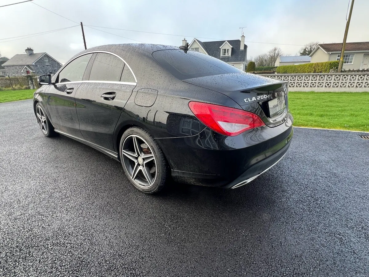 Mercedes CLA 200d Urban - Image 2