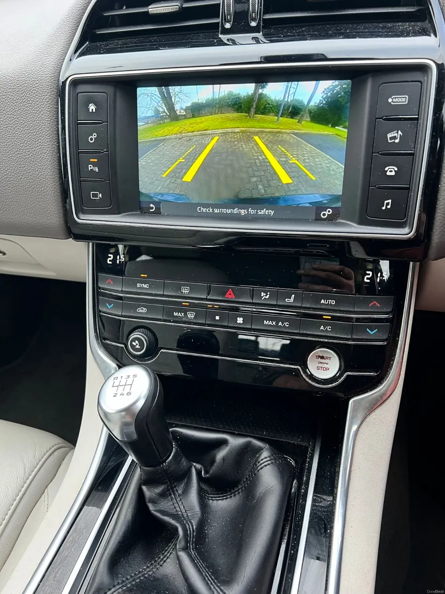 Jaguar XE 2017 2.0 Diesel new nct 1/27 tax 12/26 - Image 4