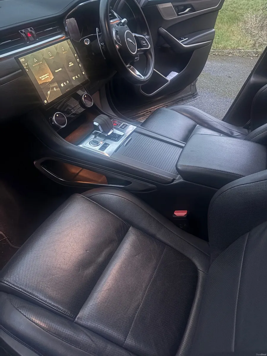 Jaguar F-Pace 2021 - Image 2