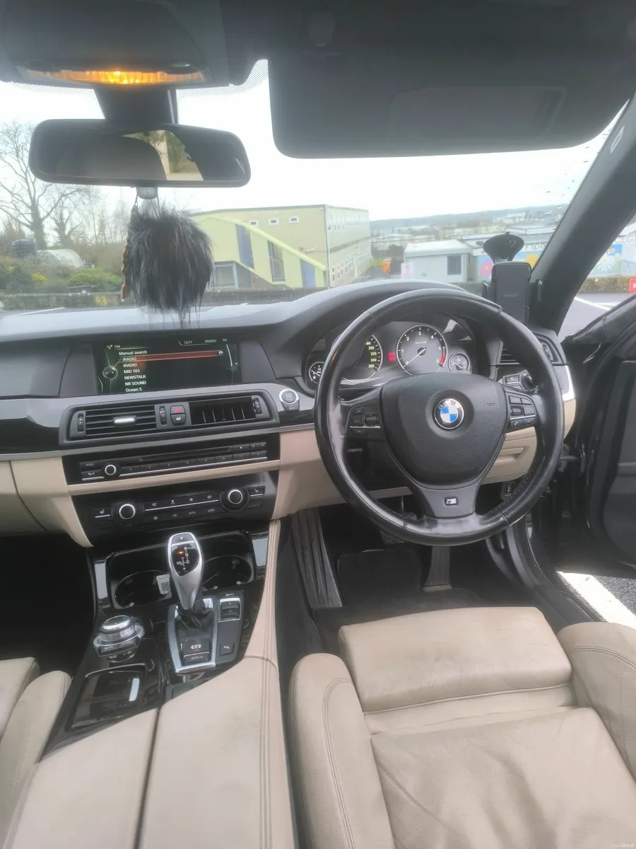 BMW 5-Series 2013 - Image 2