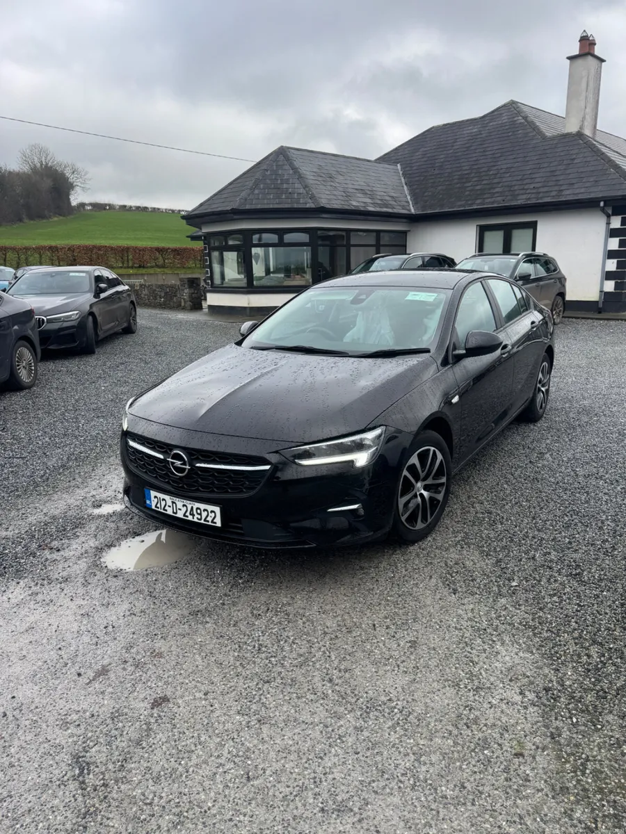 Opel Insignia 2021 diesel - Image 3