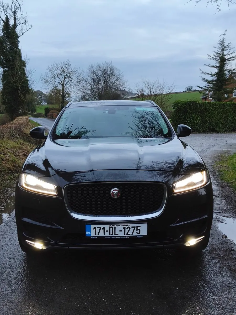 Jaguar F-Pace 2017 AWD - Image 2