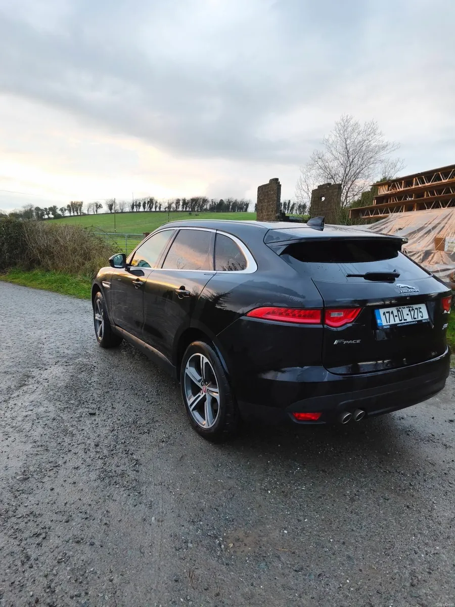 Jaguar F-Pace 2017 AWD - Image 3