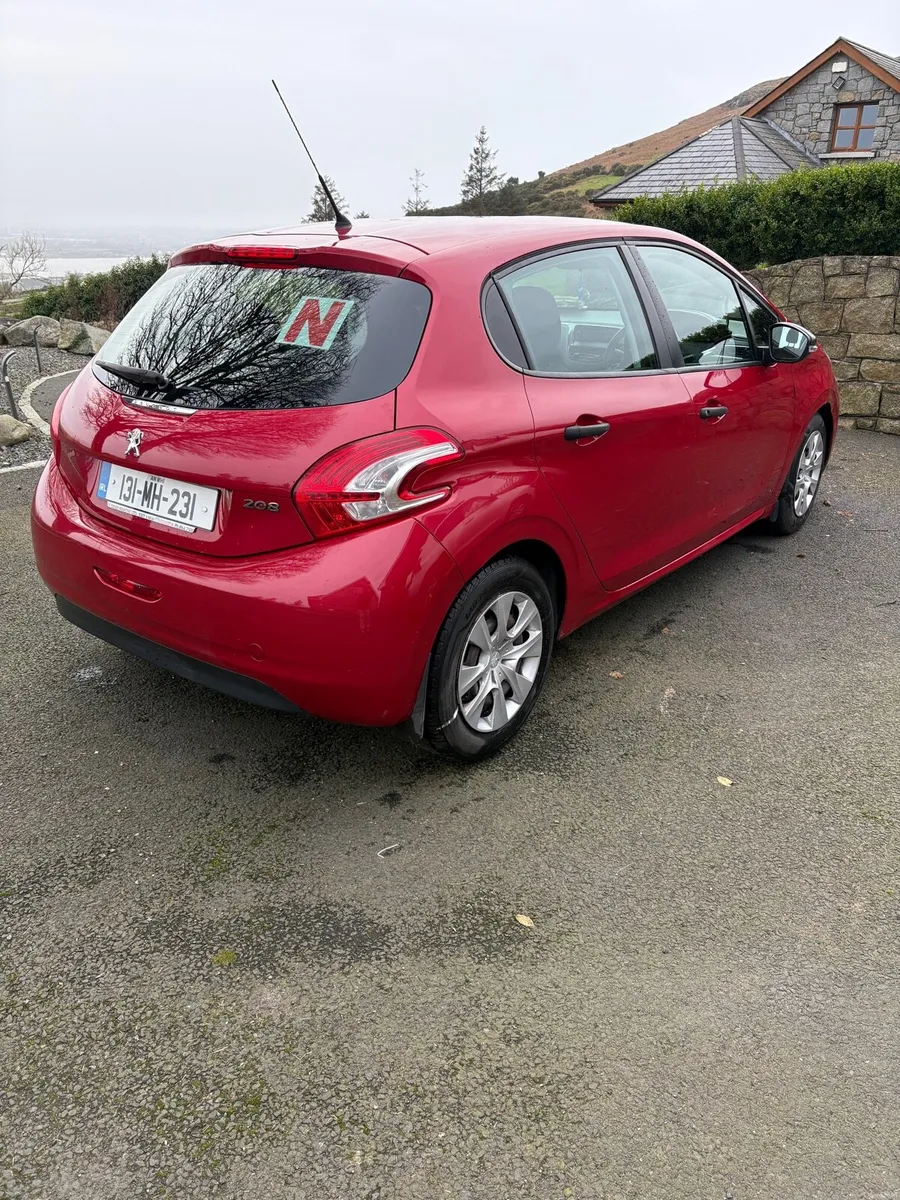 Peugeot 208 - Image 1