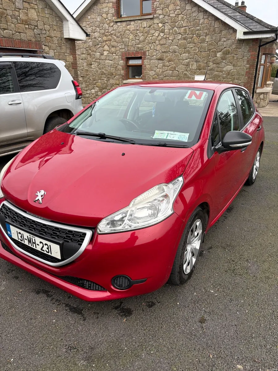 Peugeot 208 - Image 2