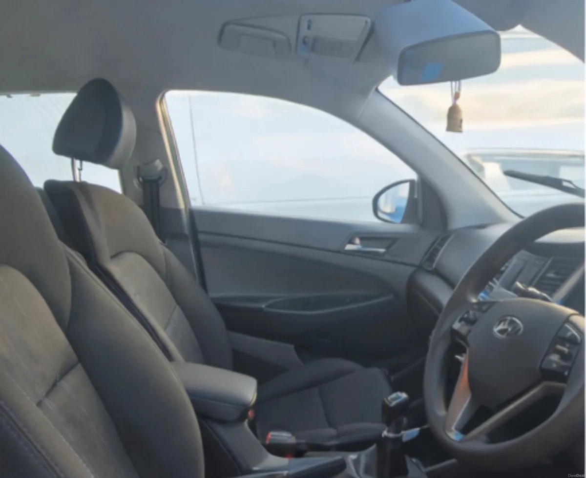 Hyundai Tucson 2018  2  yrs  NCT ,FSH - Image 4
