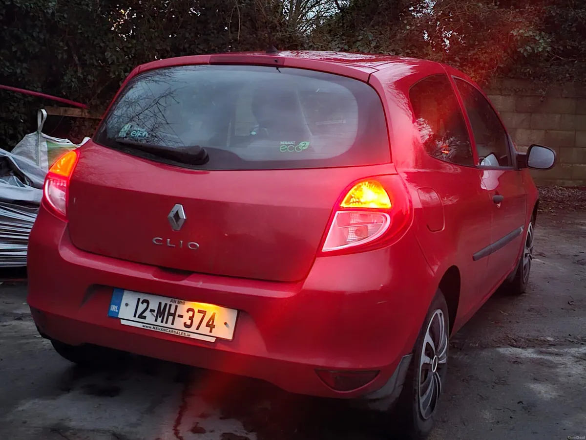 Renault Clio 2012 1.2L nct&tax €1990 - Image 1