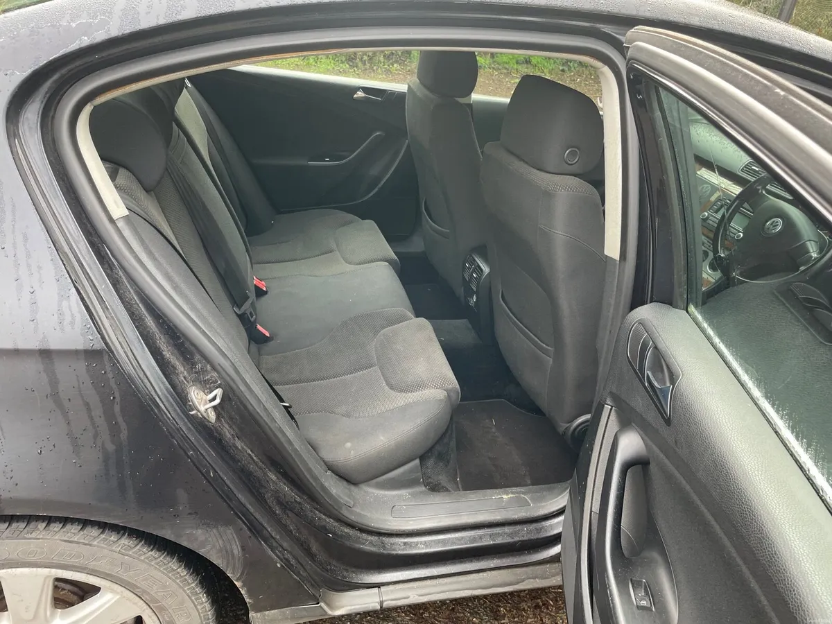 Volkswagen Passat 2005 - Image 3