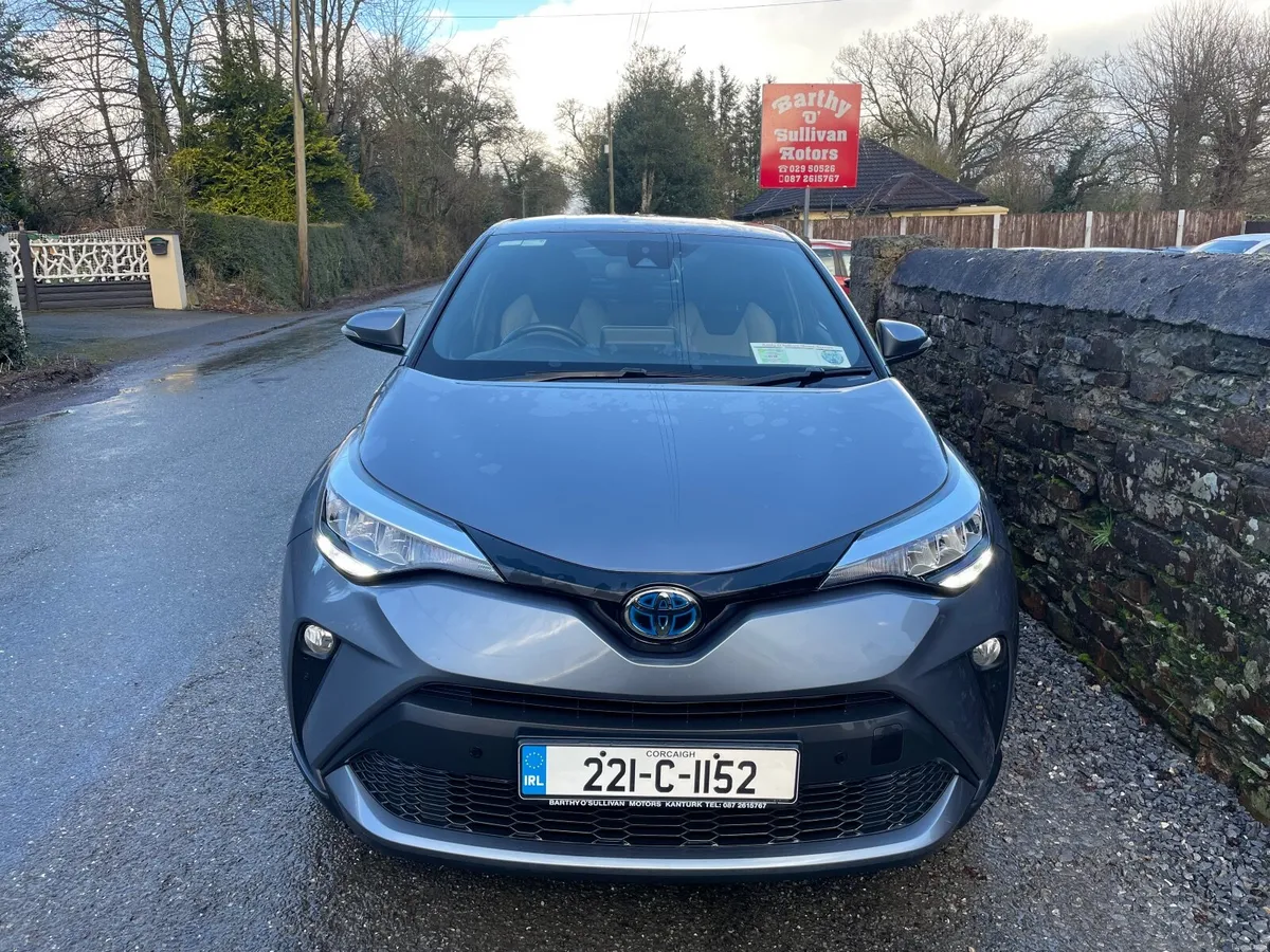 Toyota C-HR Hybrid Sport 2022 - Image 2
