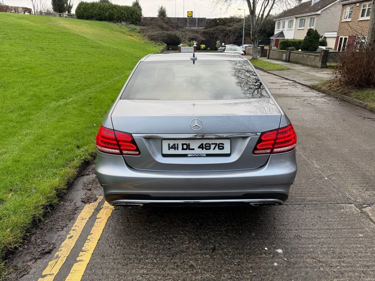 Mercedes e220 AMG line spider alloys - Image 4