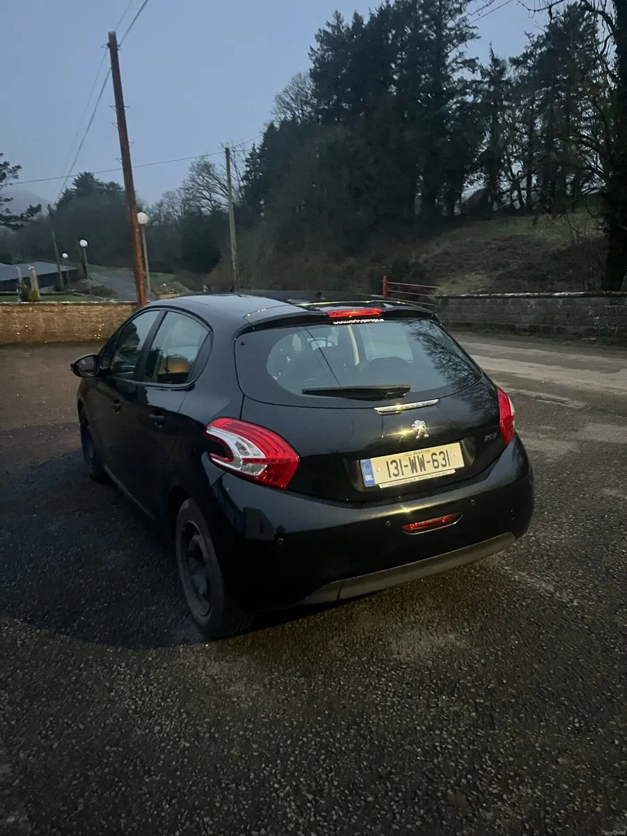 Peugeot 208 (1.2 petrol) - Image 3