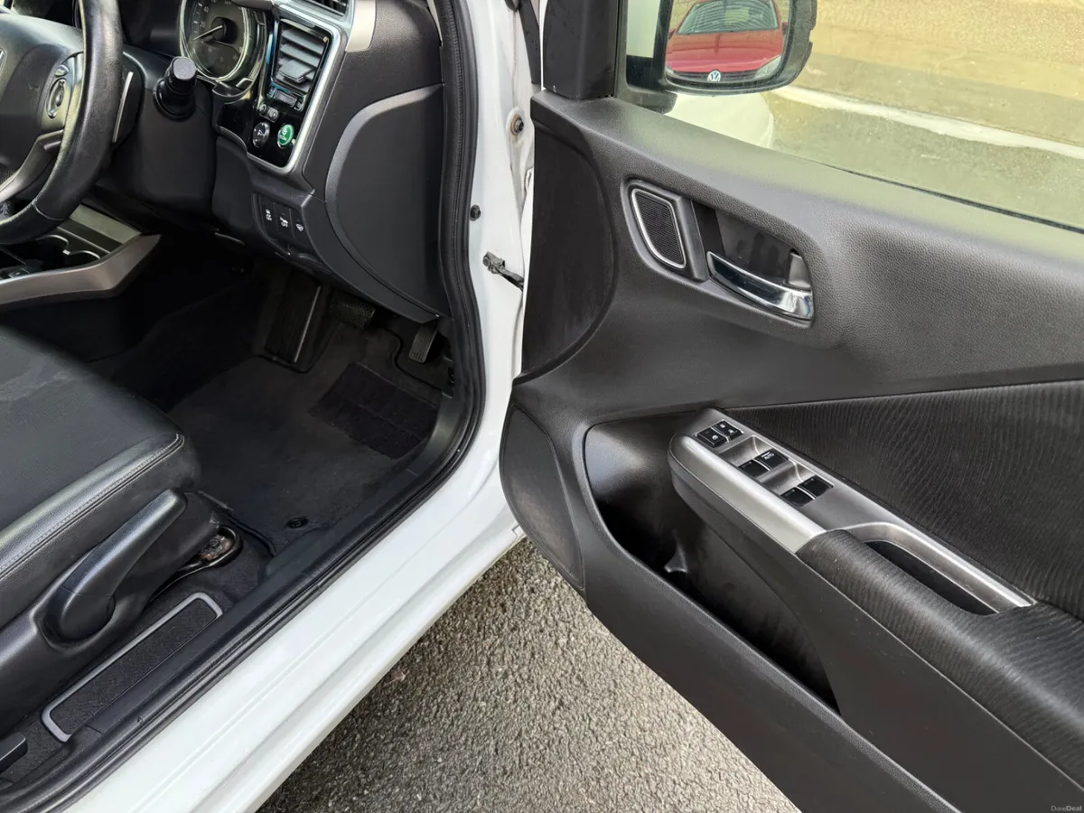 2015 Honda Grace 1.5L Hybrid Automatic - Image 4