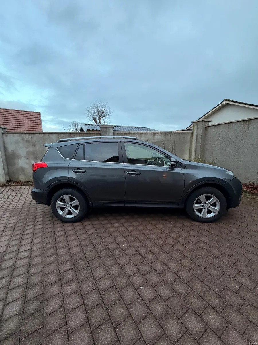 TOYOTA RAV 4 RAV4 2.0 D-4D INVINCIBLE 2WD 12 124BH - Image 1