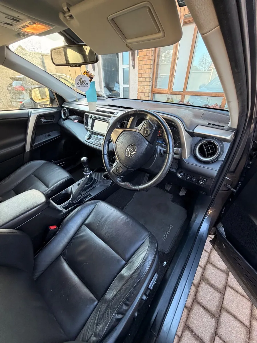 TOYOTA RAV 4 RAV4 2.0 D-4D INVINCIBLE 2WD 12 124BH - Image 3