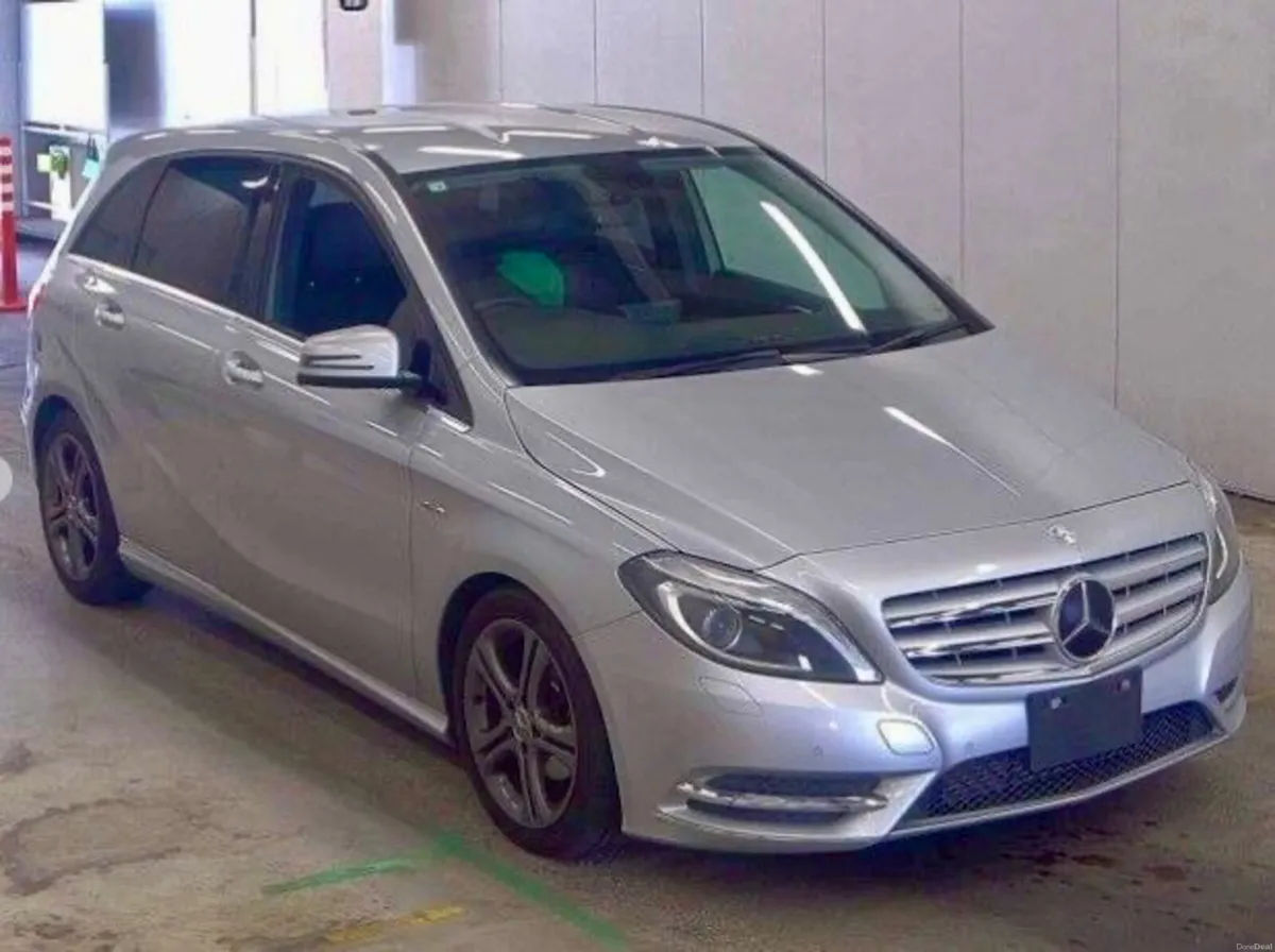 12 Mercedes B180 Auto Petrol Only 70k km - Image 1