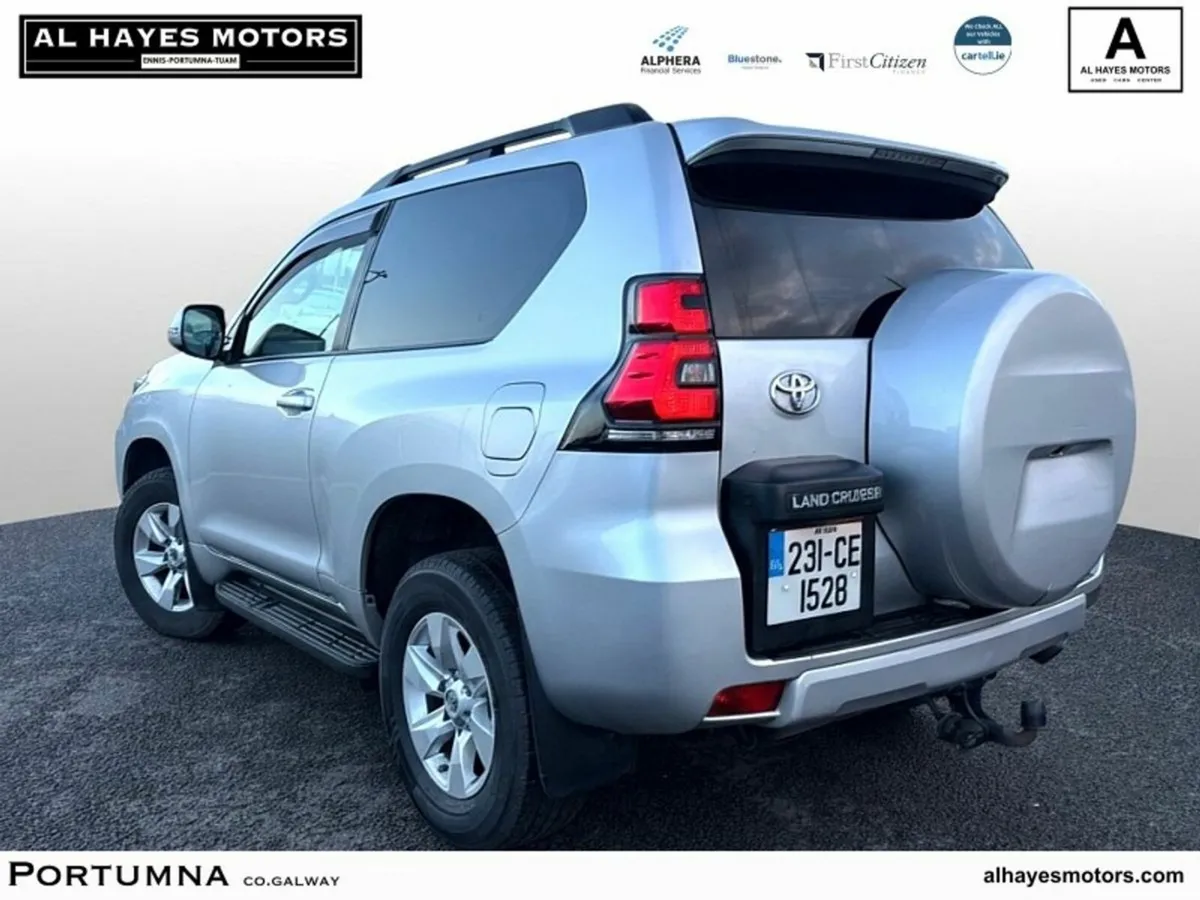 Toyota Land Cruiser AUTOMATIC SWB 2.8DSL - Image 2