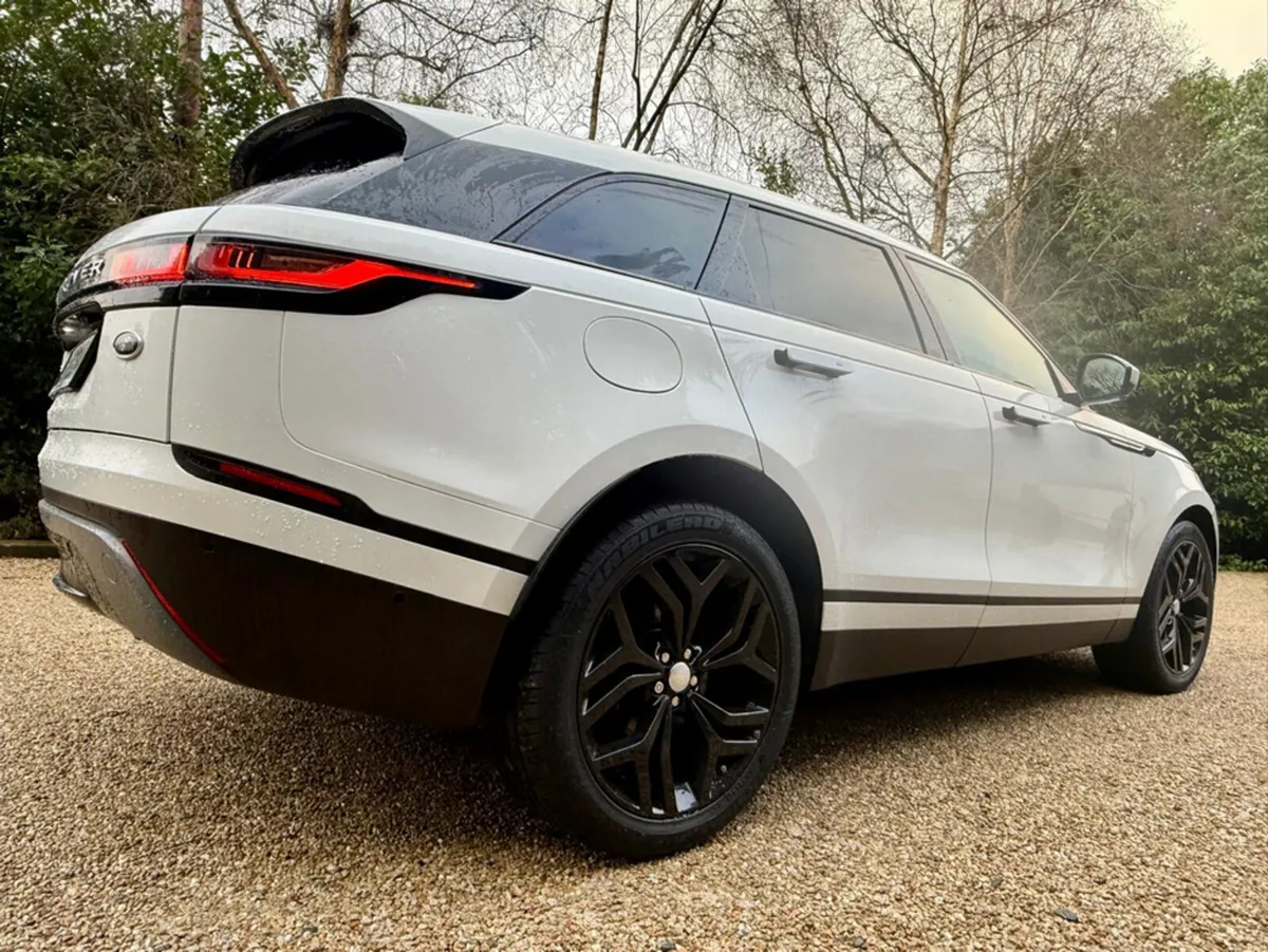 Land Rover Range Rover Velar *Sale Agreed* 3.0 SD6 - Image 4