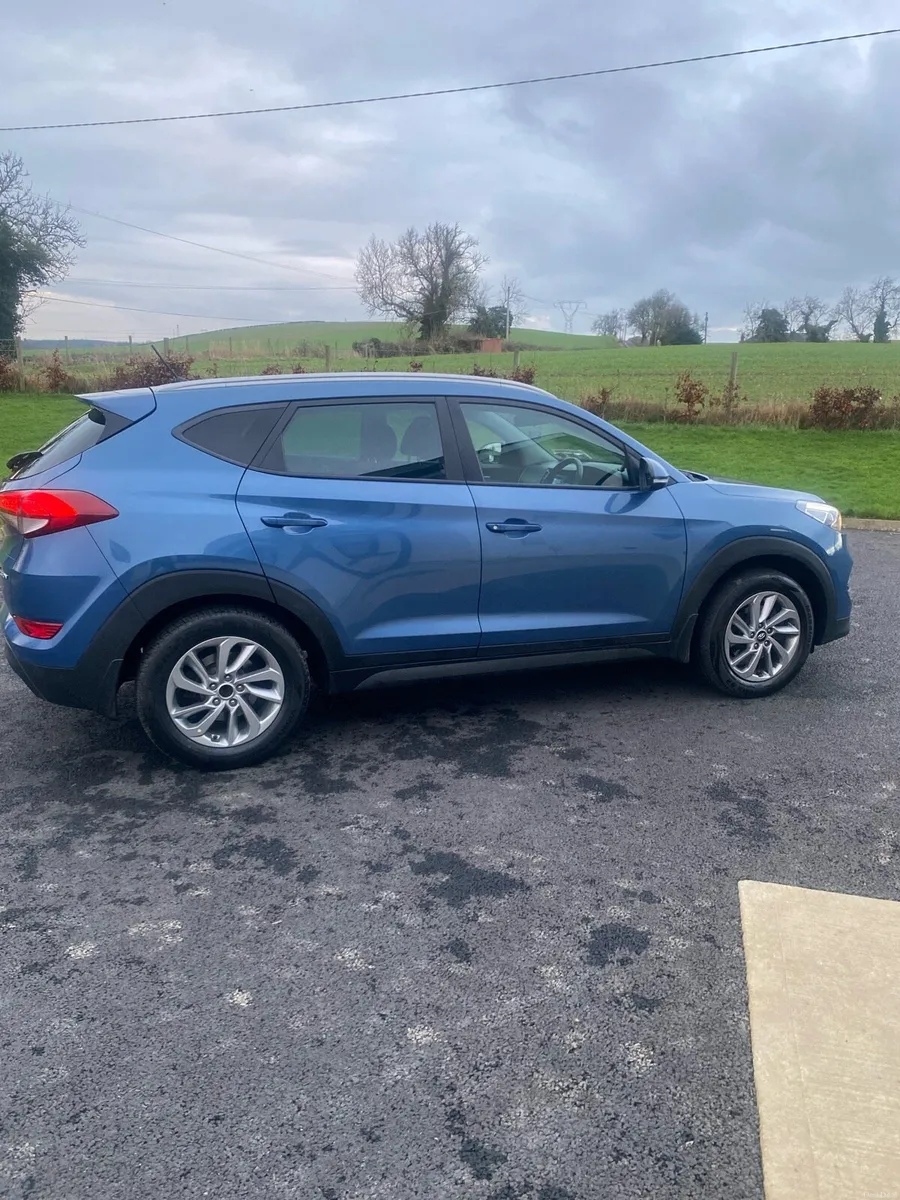 2017 Hyundai Tucson - Image 4