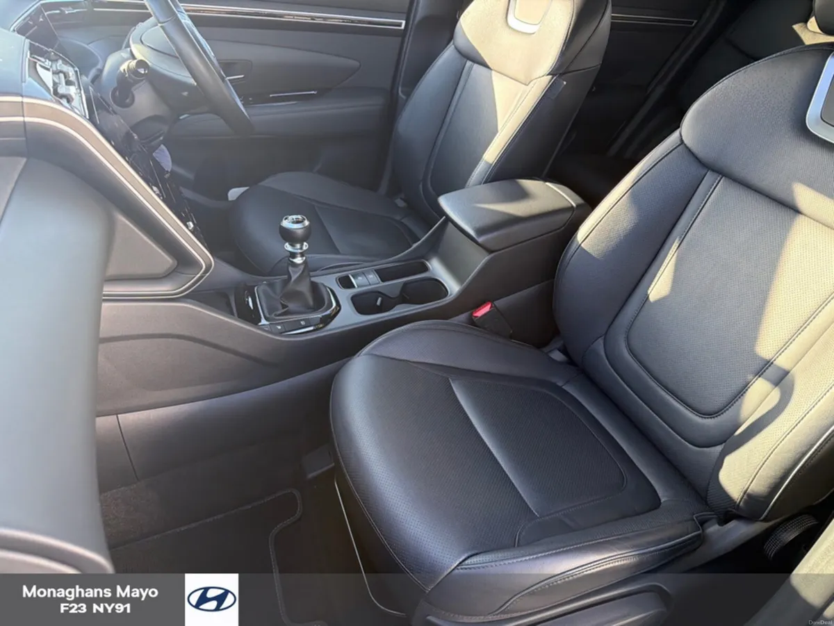 Hyundai Tucson EXECUTIVE 1.6 DIESEL 5DR - Image 4
