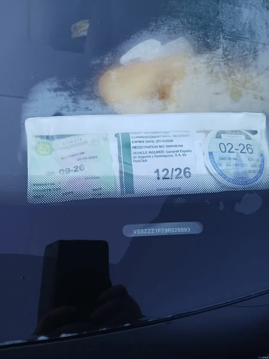 SEAT Leon 1.9 TDI EMOCION 5DR  2009 - Image 2