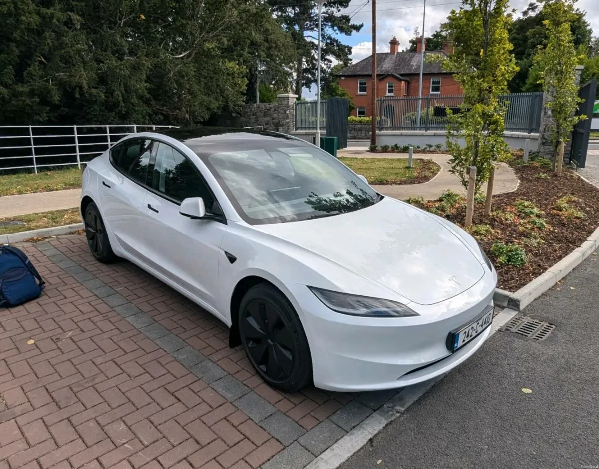 242 Model 3 RWD Standard Range - Image 3