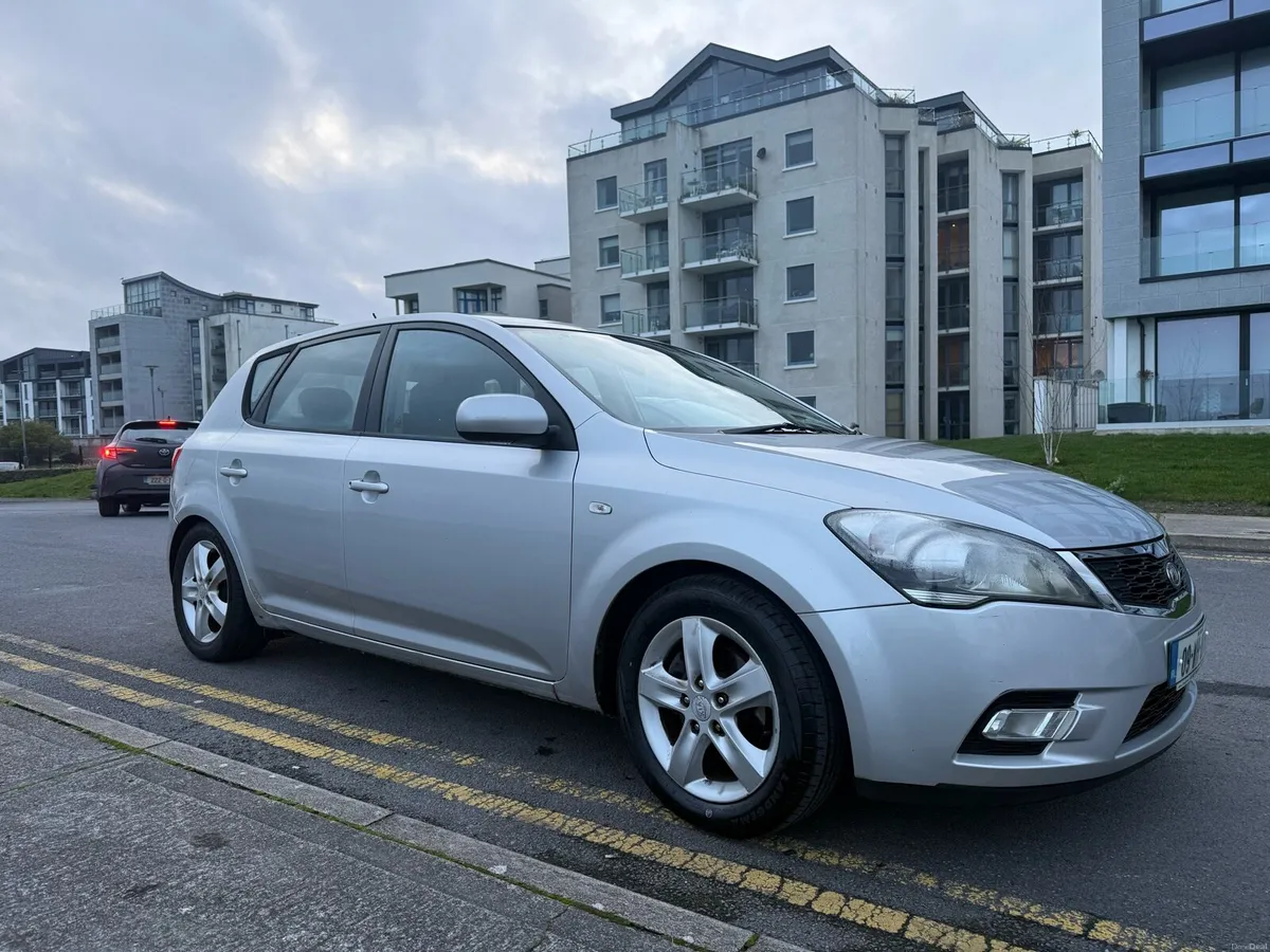 Kia Ceed 2009 - Image 2