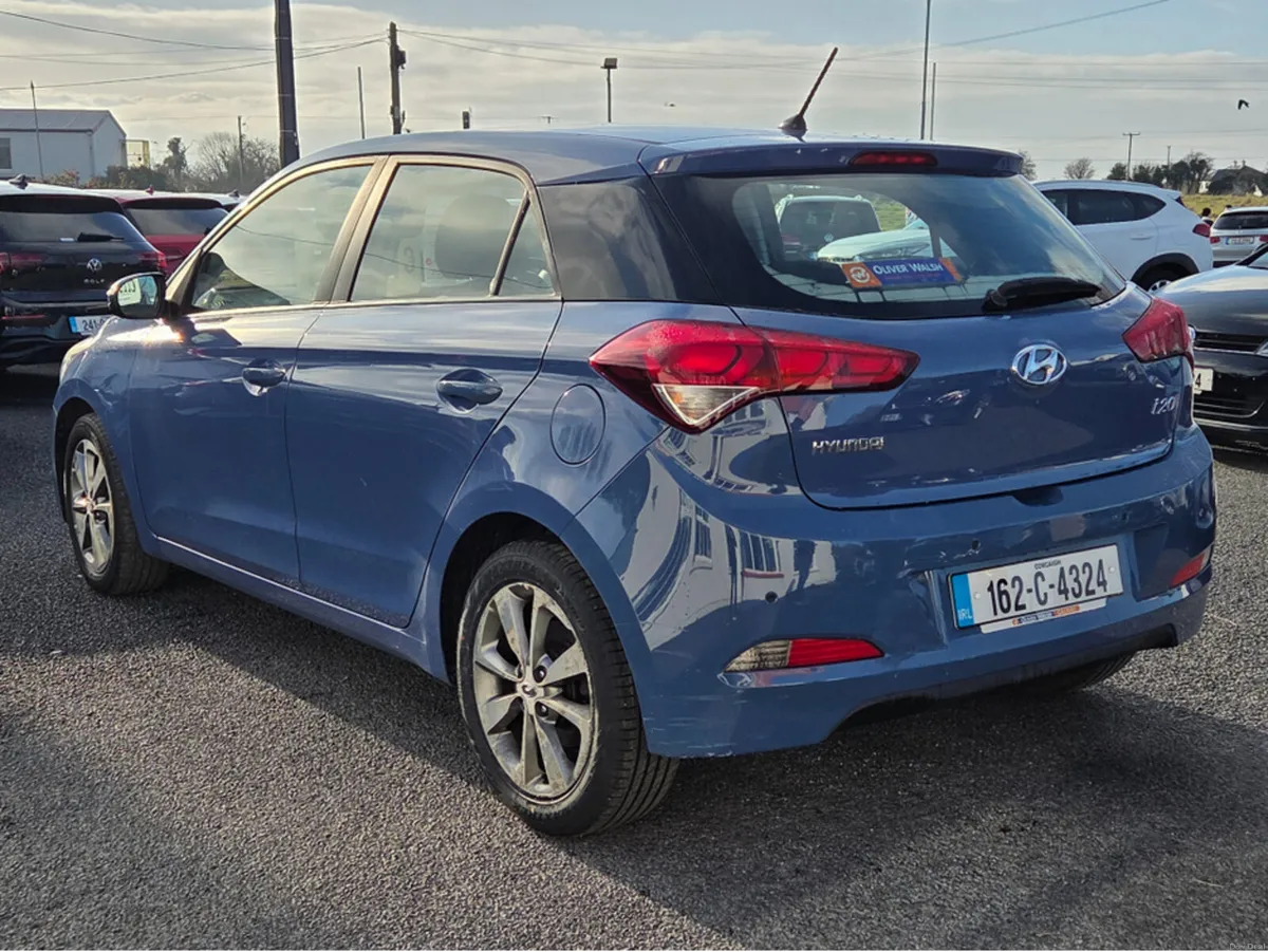 Hyundai i20 DELUXE 5DR - Image 2