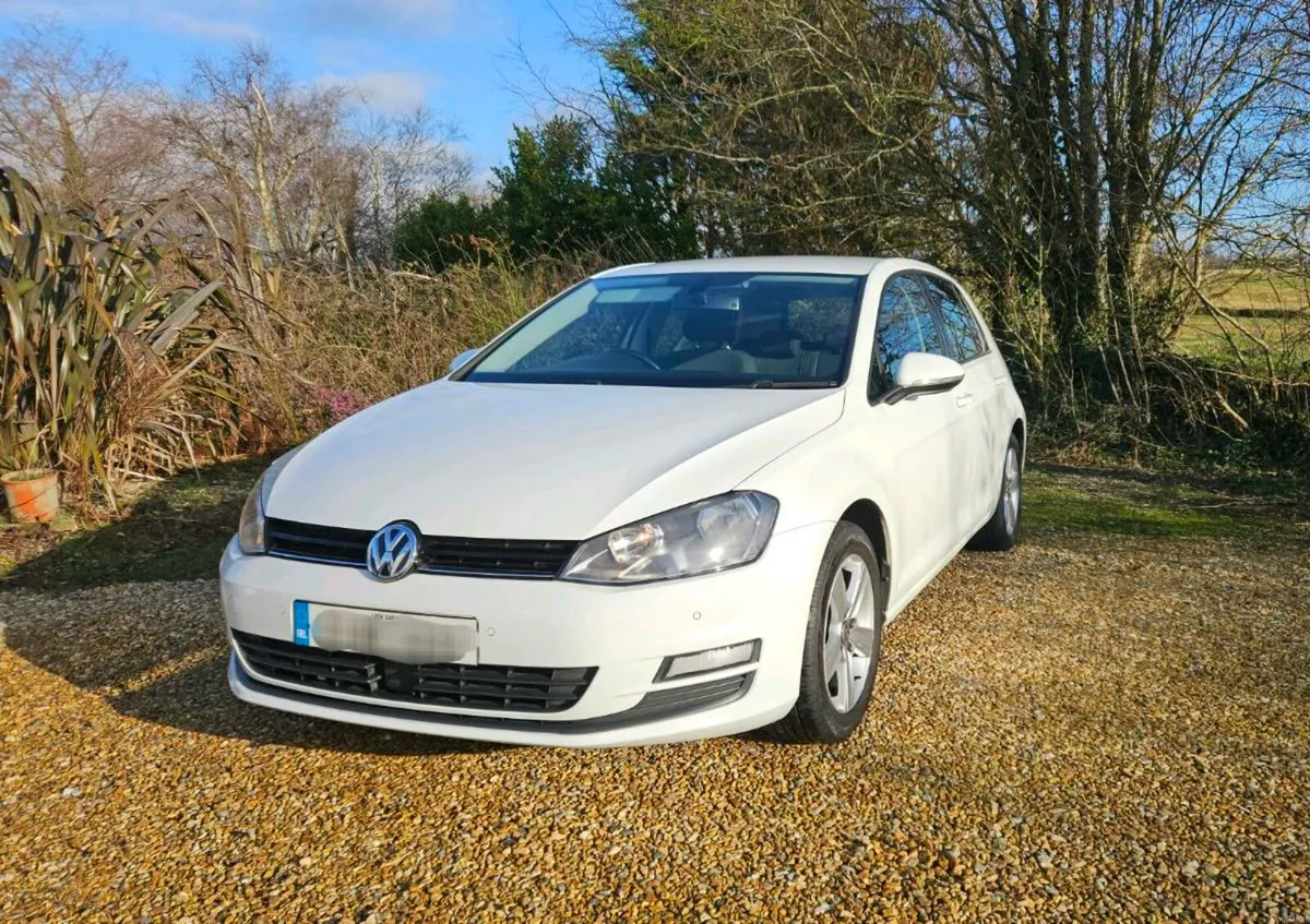 Volkswagen Golf 2015 - Automatic - Image 2