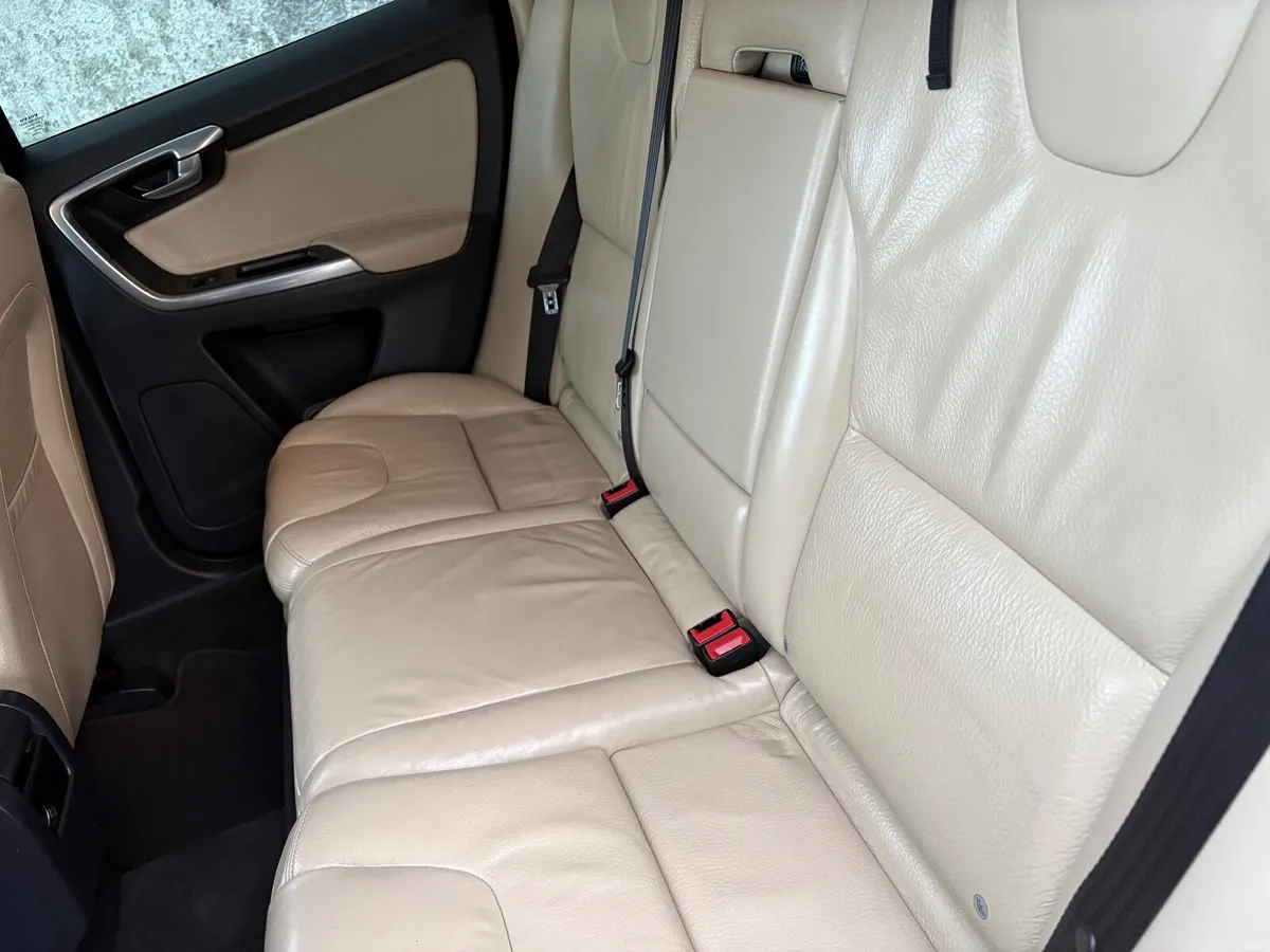 Volvo XC60 2013 - Image 2