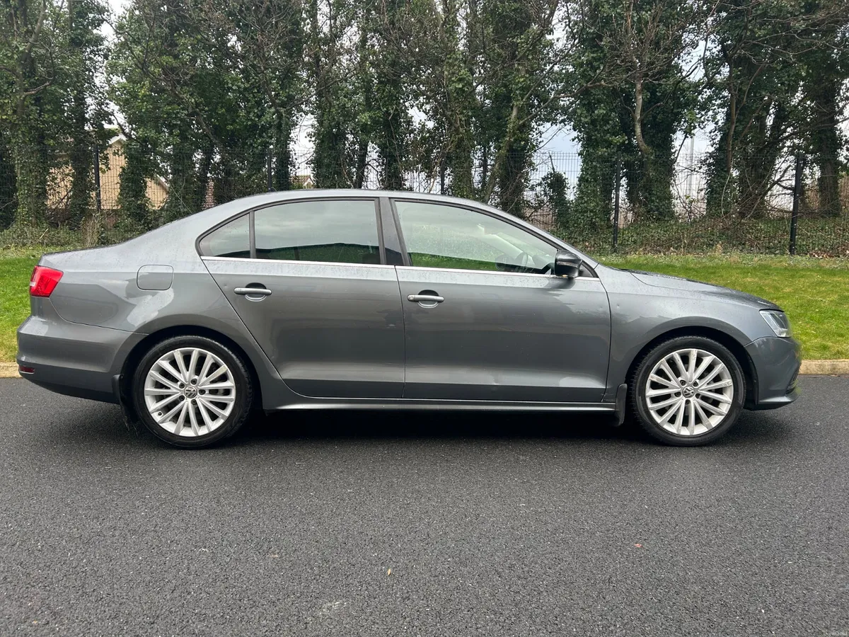 Volkswagen Jetta 2015 NCT 09/26 - Image 3