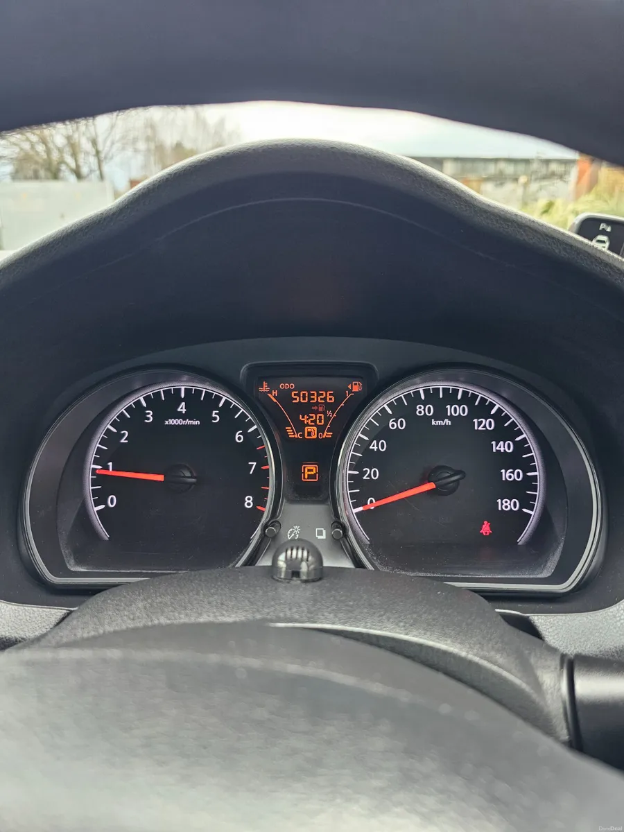 Nissan Note 2015 Automatic - Image 3