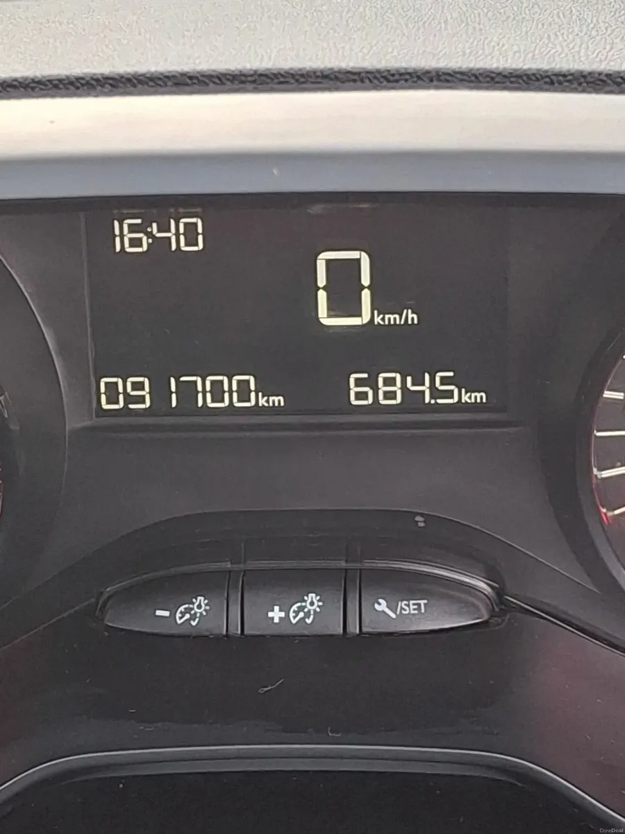 Peugeot 208 2014 - Image 2