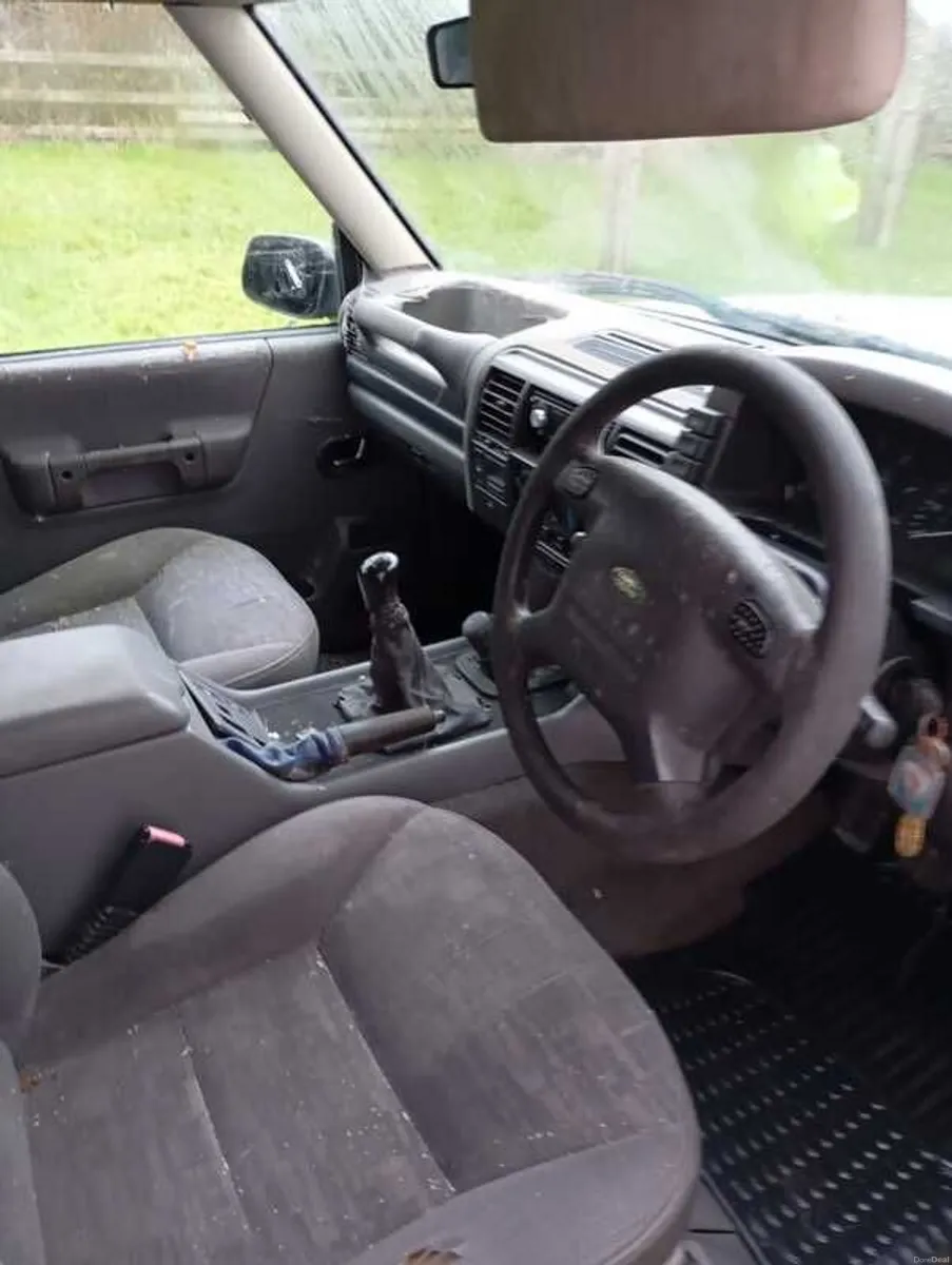2000 Land Rover Discovery - Image 2