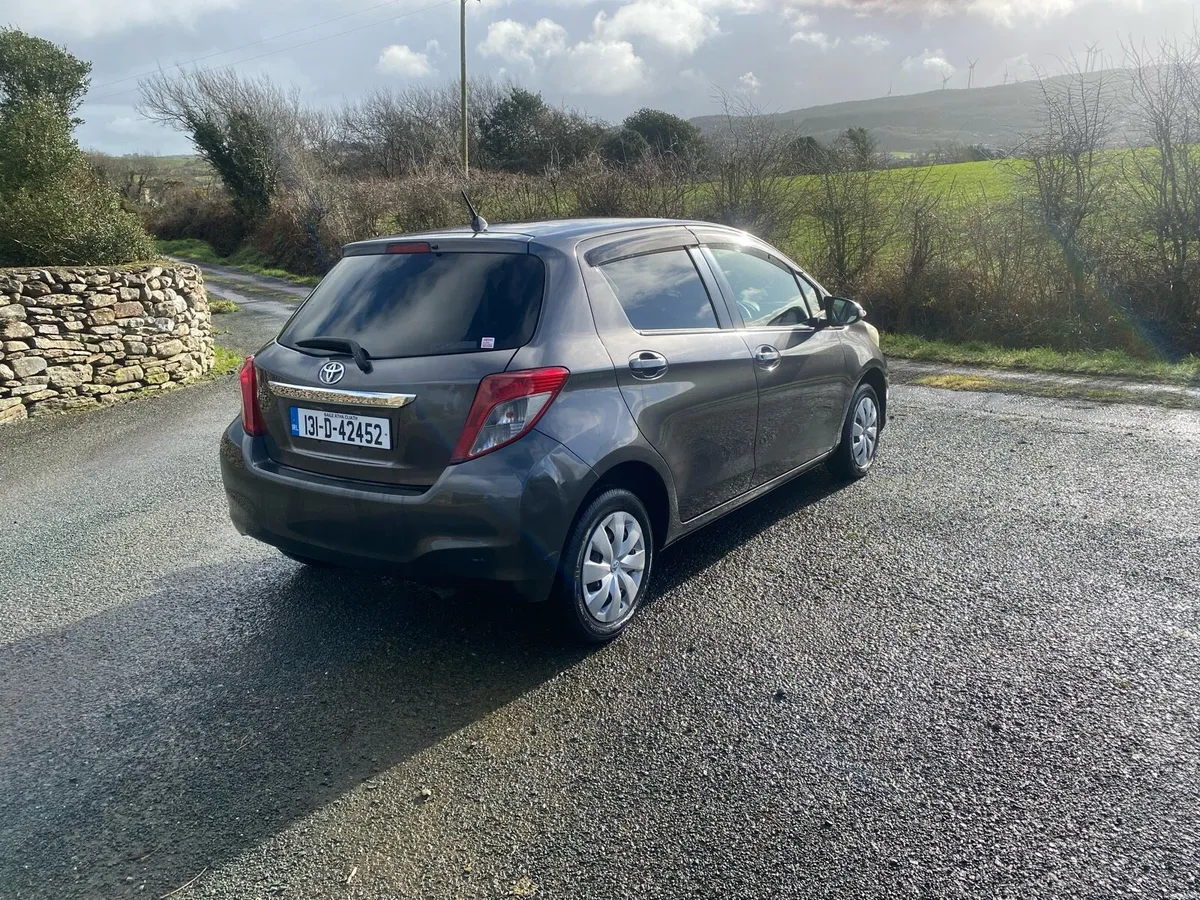 Toyota vitz/yaris (automatic) - Image 4