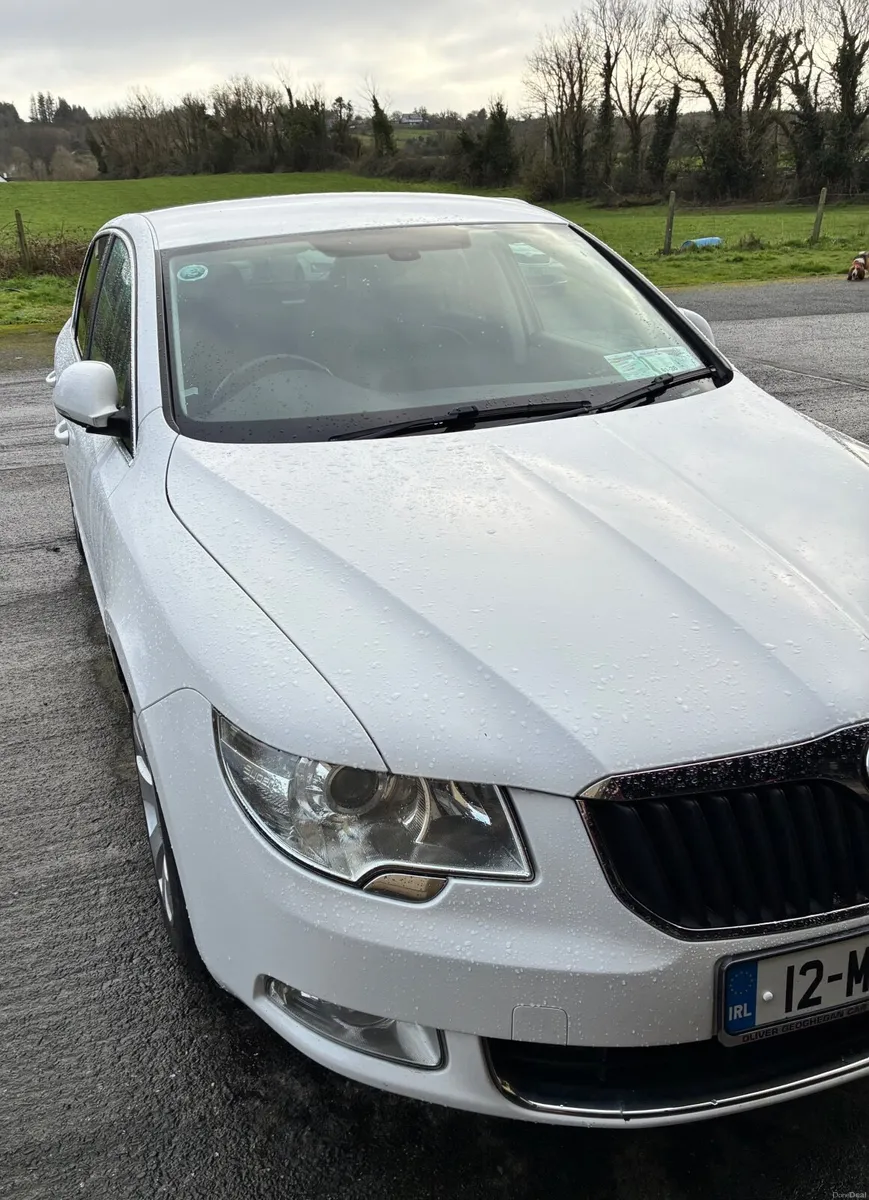 Skoda Superb 2012 - Image 2
