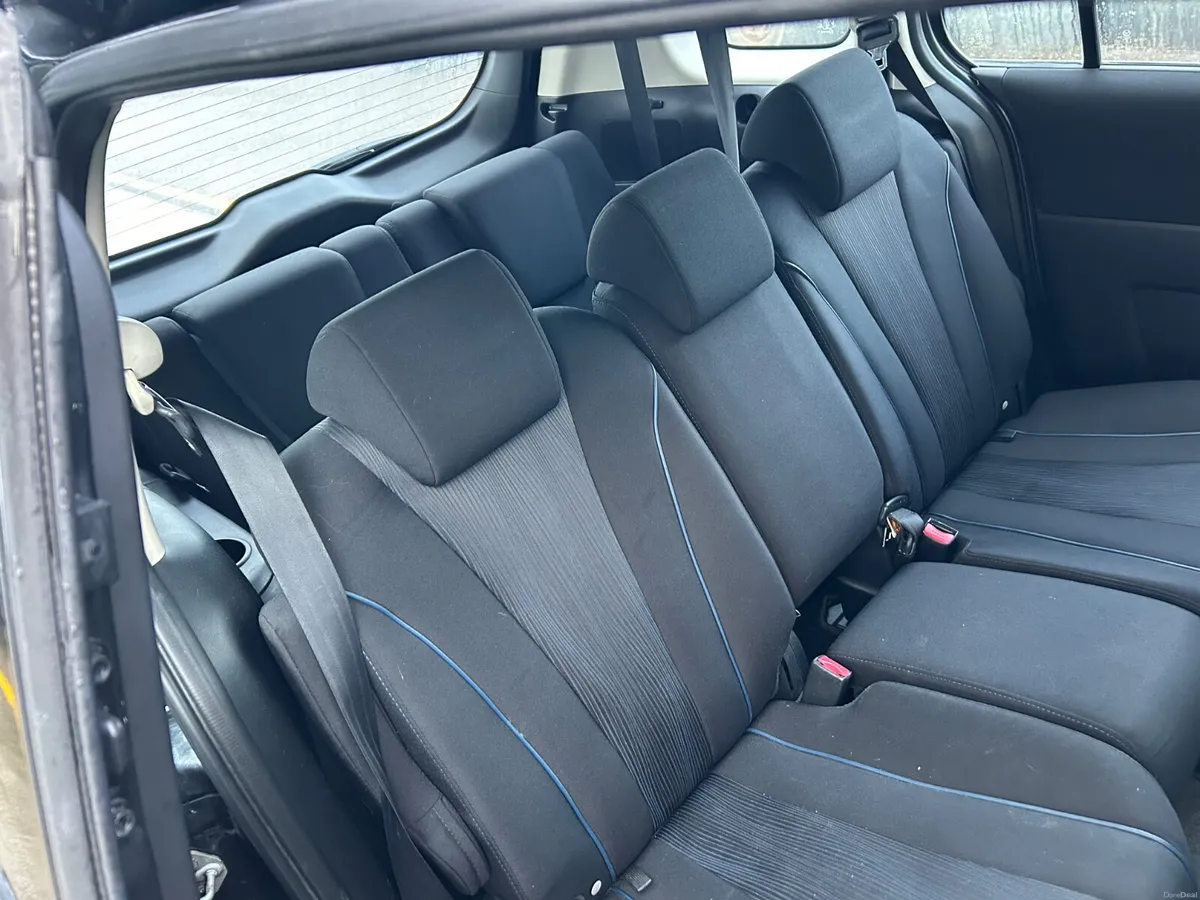 Mazda5.  7 Seat2012 - Image 3