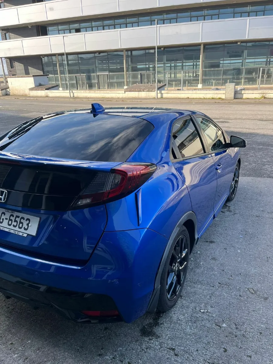 Honda Civic 2016 - Image 2