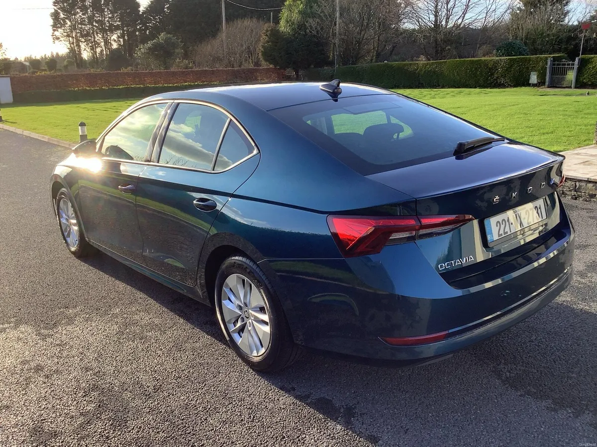 Skoda Octavia 1.5 Tsi manual - Image 4