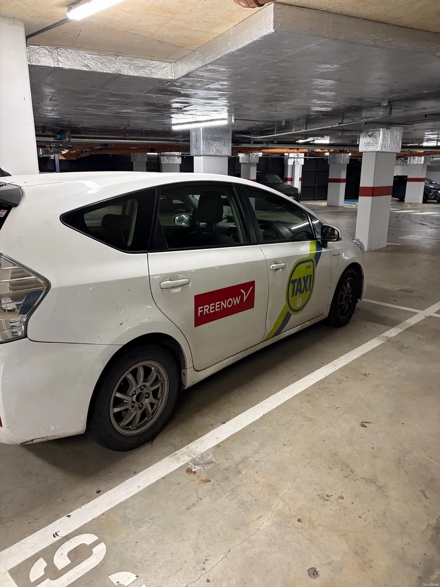 Toyota Prius Alpha 7 seater ex taxi - Image 3