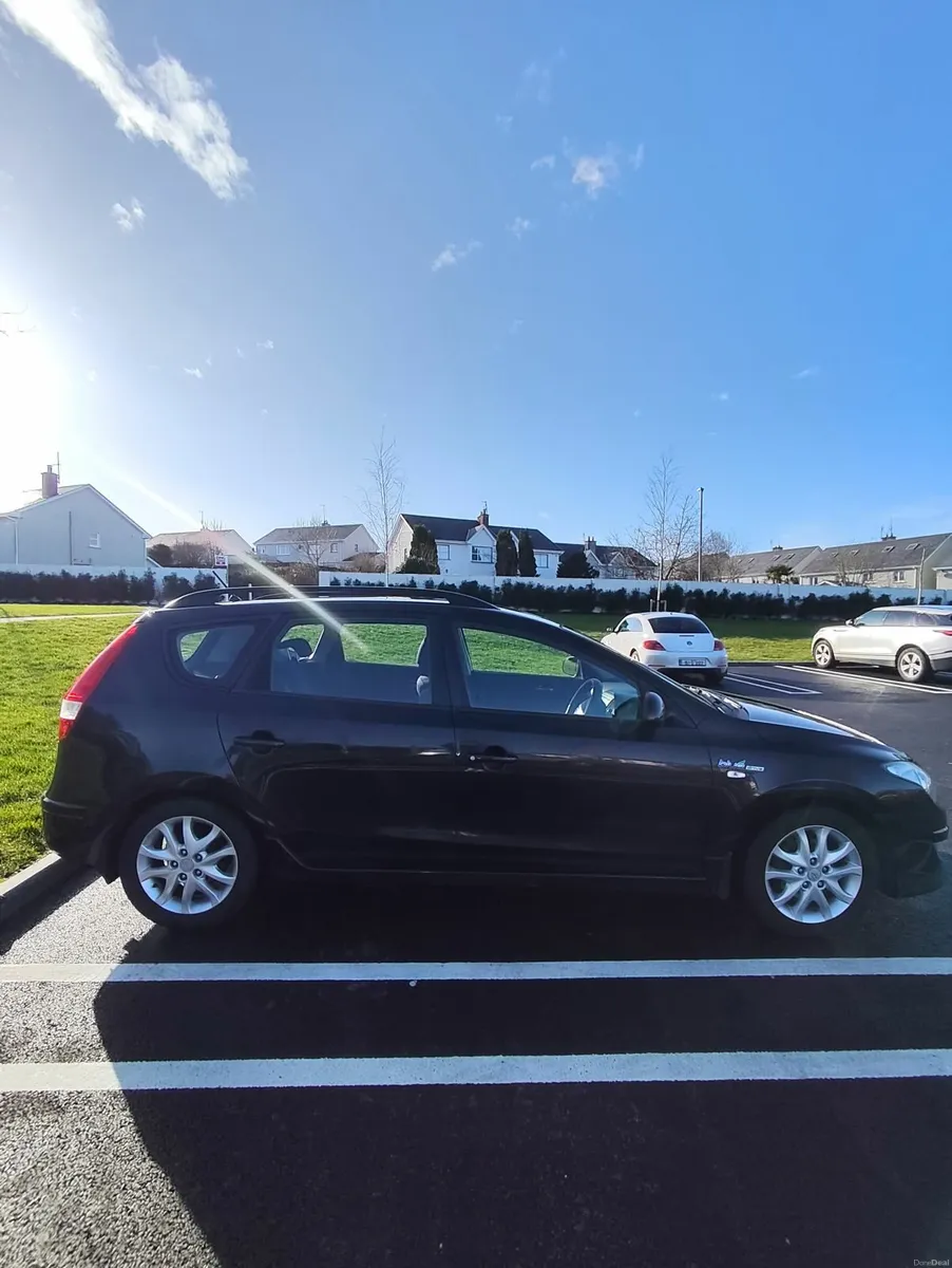 Hyundai i30 2011 - Image 2